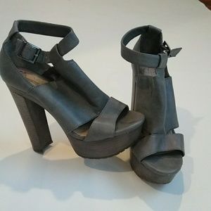 Jessica Simpson Grey platform sandals